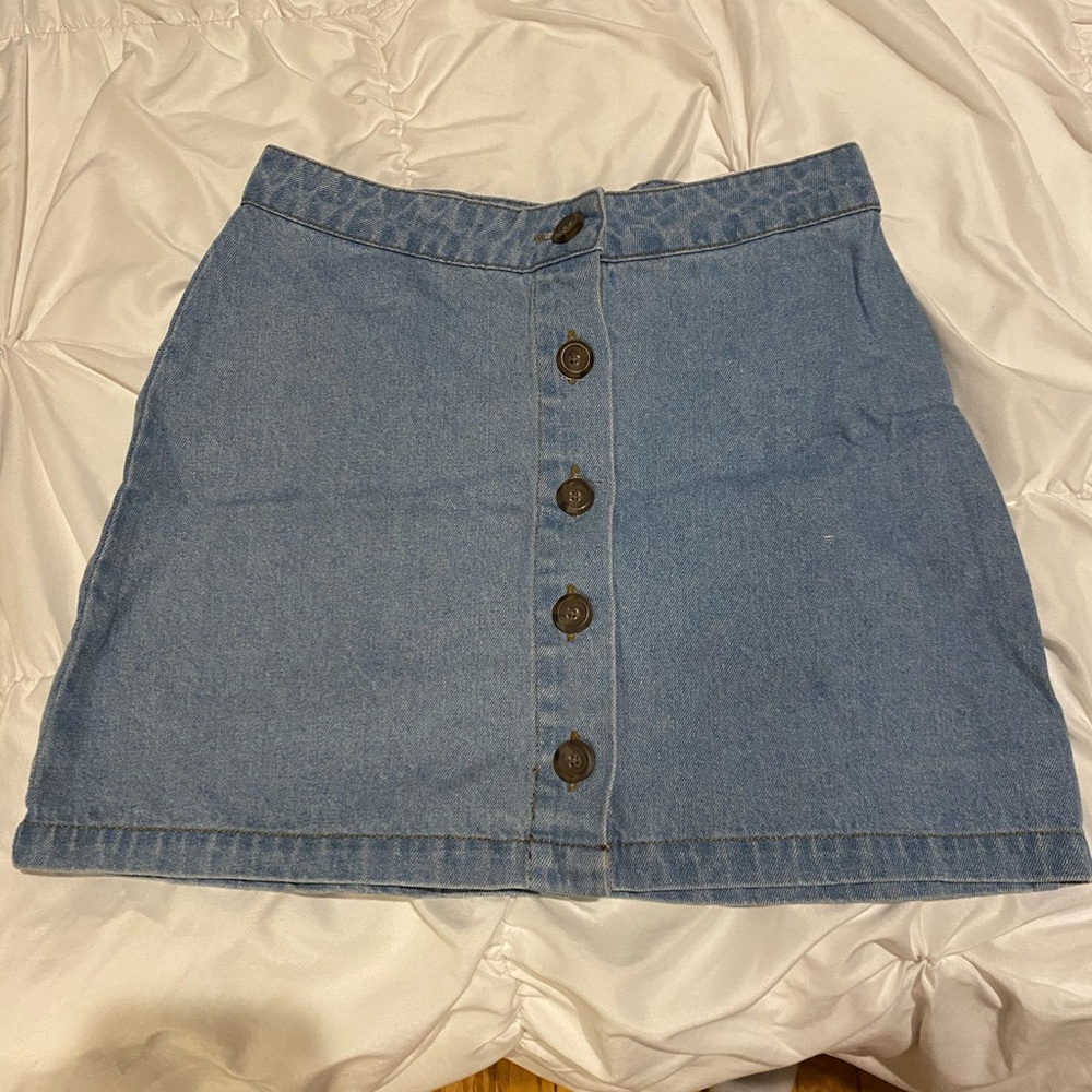 Jean skirt with buttons
